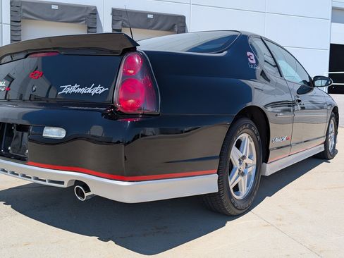 Used 2002 Chevrolet Monte Carlo SS w/ Pace Car Replica Pkg FWD image 16