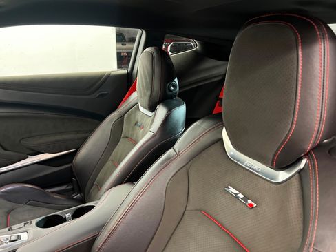 Used 2018 Chevrolet Camaro ZL1 RWD image 17