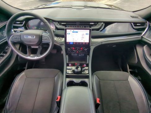 Certified 2025 Jeep Grand Cherokee Trailhawk w/ Advanced Protech Group II AWD/4WD image 18