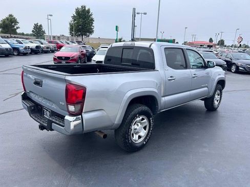 Used 2018 Toyota Tacoma SR5 image 5