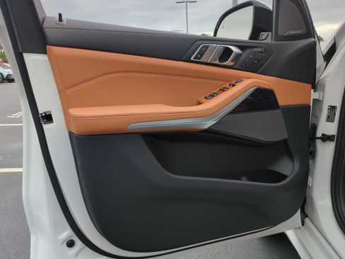 Used 2026 BMW X7 xDrive40i w/ M Sport Package AWD/4WD image 14