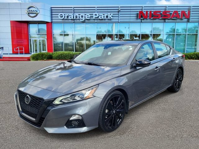 Used 2022 Nissan Altima 2.5 SR w/ Midnight Edition Package FWD image 4
