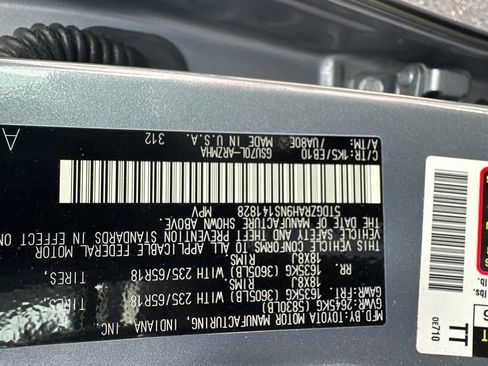 Used 2022 Toyota Highlander XLE FWD image 18