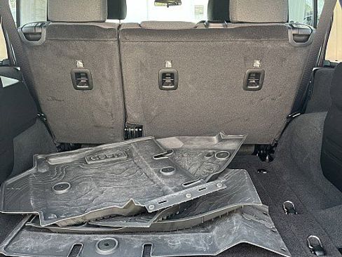 Used 2025 Jeep Wrangler Willys image 16