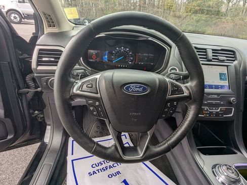 Certified 2019 Ford Fusion SE w/ Equipment Group 151A image 16
