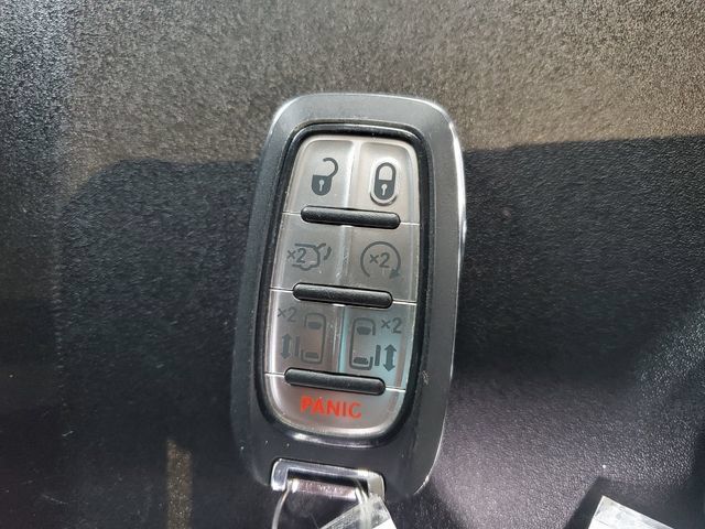 Used 2024 Chrysler Pacifica Touring-L FWD image 33