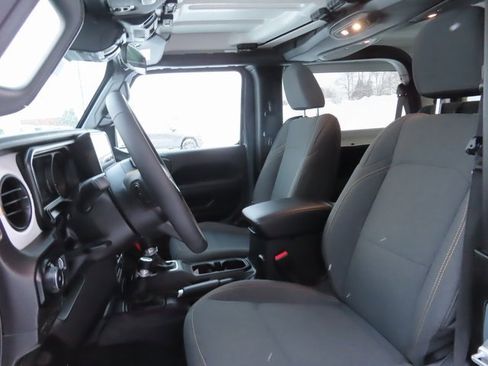 Used 2024 Jeep Wrangler Sport S image 19