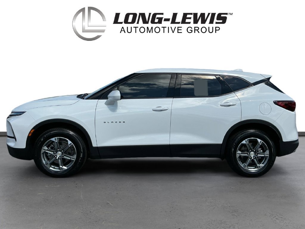 Used 2023 Chevrolet Blazer LT AWD/4WD image 2