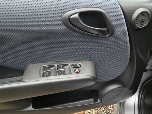 Used 2007 Honda Fit Sport image 25