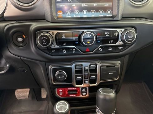 Used 2023 Jeep Gladiator Rubicon image 25