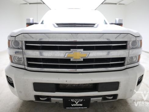 Used 2019 Chevrolet Silverado 3500 High Country w/ Duramax Plus Package AWD/4WD image 7