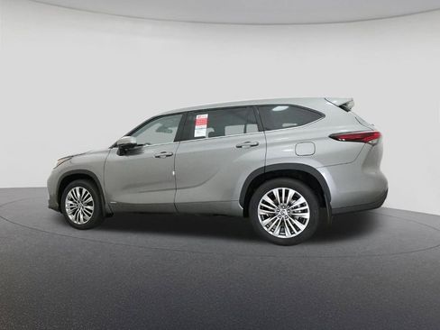 New 2026 Toyota Highlander Platinum image 20