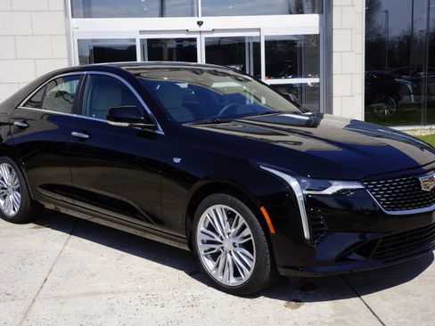 Used 2021 Cadillac CT4 Premium Luxury image 2