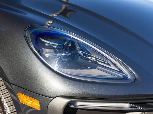 New 2026 Porsche Macan Turbo image 15