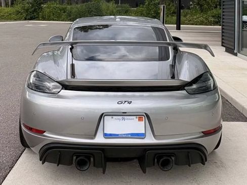 Used 2021 Porsche 718 Cayman GT4 RWD image 2