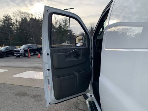 Used 2024 Chevrolet Express 2500 w/ Driver Convenience Package image 18
