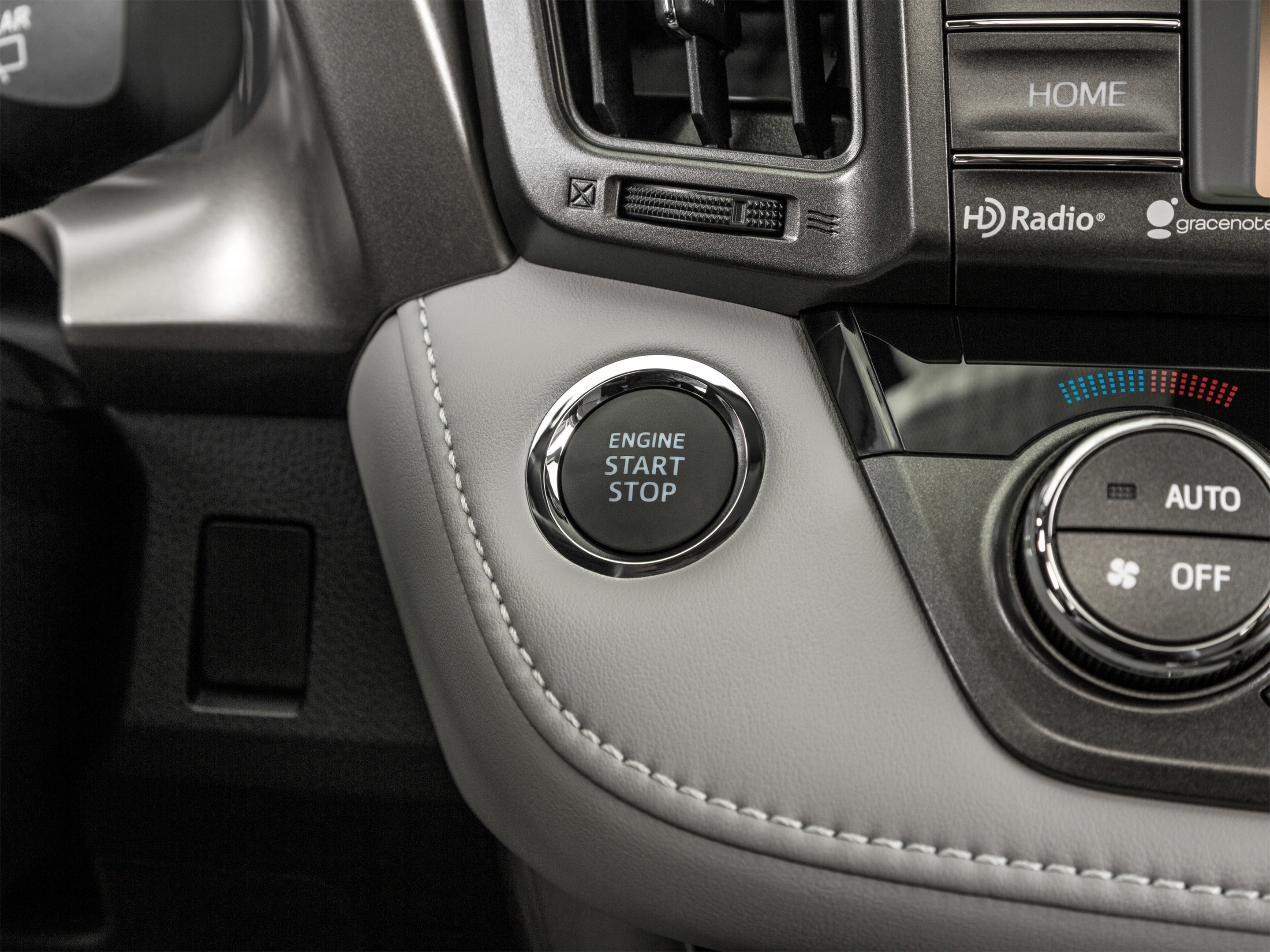 Used 2015 Toyota RAV4 Limited FWD image 65