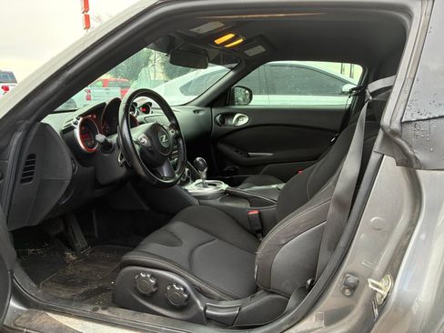 Used 2013 Nissan 370Z Coupe RWD image 2
