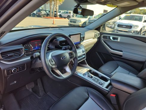 Certified 2023 Ford Explorer XLT w/ Equipment Group 202A image 7