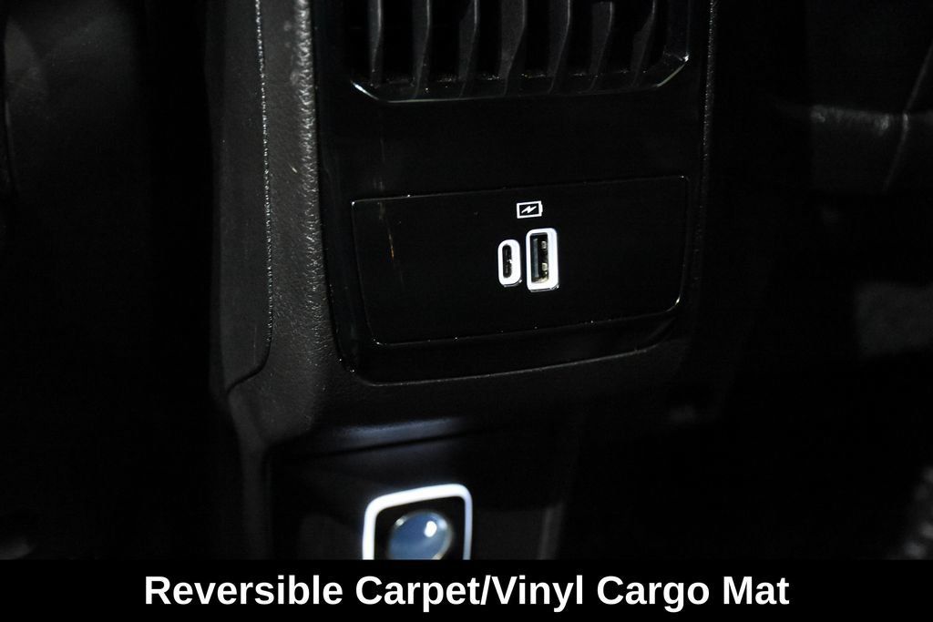 Used 2025 Jeep Compass Latitude w/ Sun & Sound Group AWD/4WD image 31