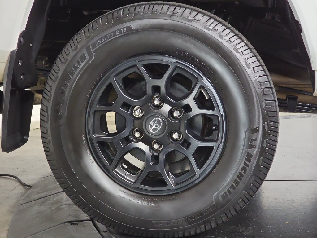 Used 2021 Toyota Tacoma SR5 w/ Technology Package AWD/4WD image 28