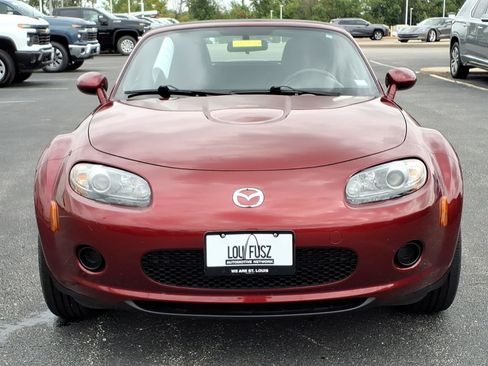 Used 2006 MAZDA MX-5 Miata RWD image 31
