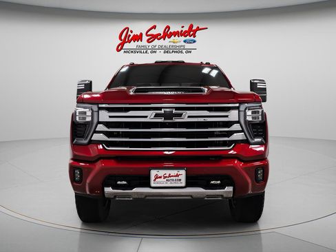 Used 2024 Chevrolet Silverado 2500 High Country w/ Technology Package AWD/4WD image 2
