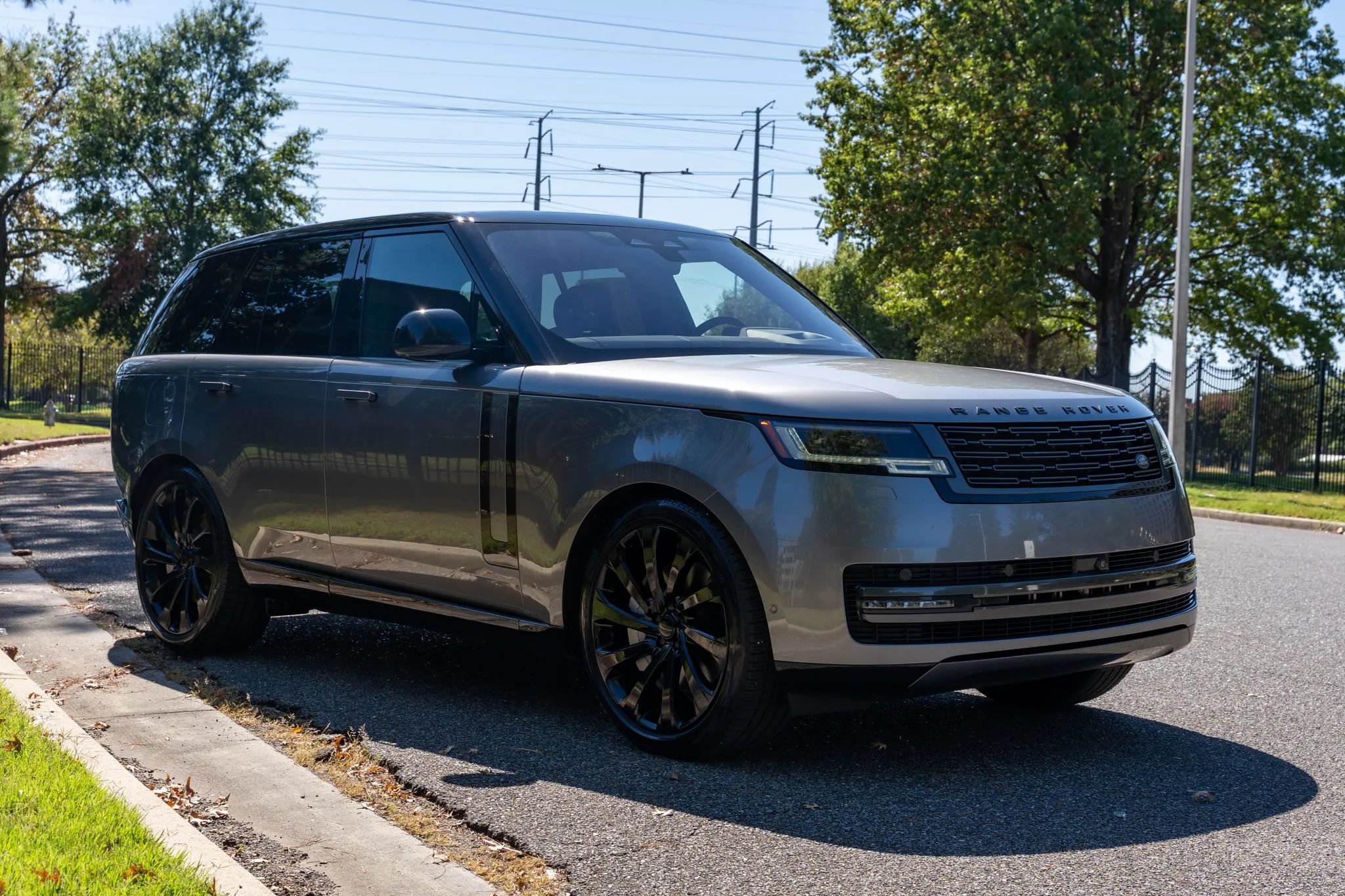 Used 2023 Land Rover Range Rover SE AWD/4WD image 4