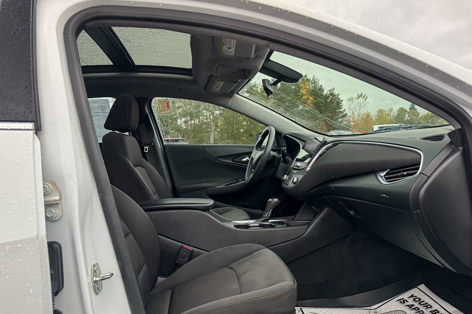 Used 2020 Chevrolet Malibu LT FWD image 9