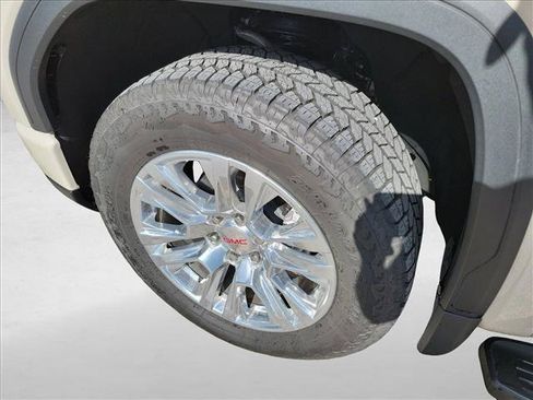 Used 2026 GMC Sierra 1500 Denali w/ Technology Package AWD/4WD image 9