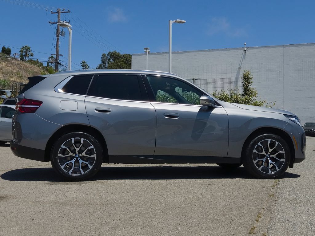 New 2026 BMW X3 xDrive30i w/ Premium Package AWD/4WD image 3