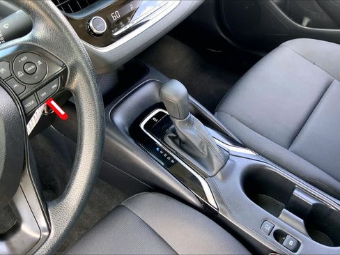 Used 2025 Toyota Corolla LE FWD image 16