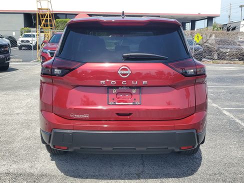 Certified 2025 Nissan Rogue S FWD image 5