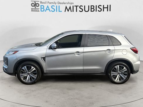Used 2025 Mitsubishi Outlander Sport SE image 2
