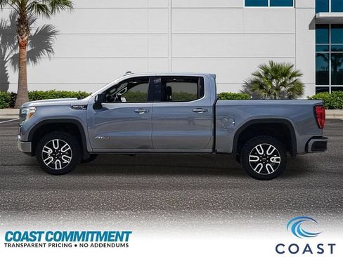 Used 2022 GMC Sierra 1500 AT4 w/ AT4 Premium Package AWD/4WD image 9