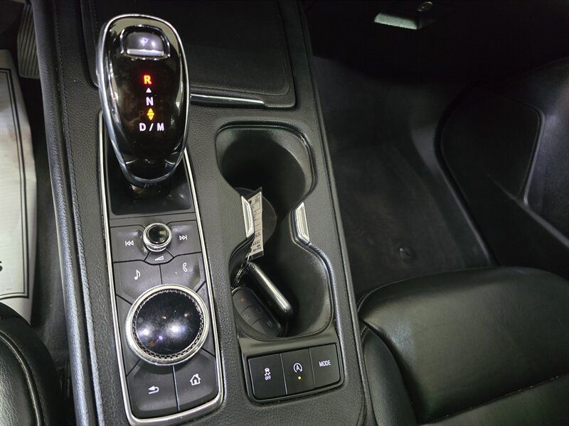 Used 2020 Cadillac XT4 Premium Luxury FWD image 27