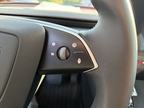 Used 2025 Tesla Model 3 Long Range image 9