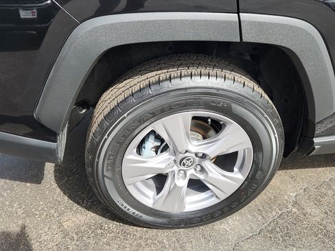 Certified 2025 Toyota RAV4 XLE image 28