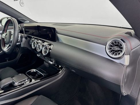 Used 2023 Mercedes-Benz CLA 250 image 30