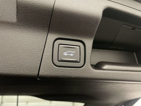 Used 2019 GMC Acadia SLT w/ Black Edition AWD/4WD image 32