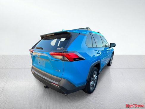 Certified 2021 Toyota RAV4 XLE Premium w/ Carpet Mat Package (TMS) FWD image 4