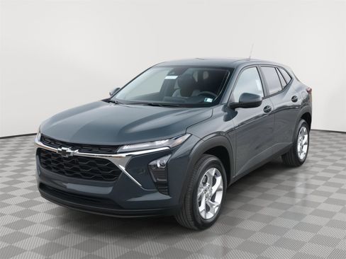 New 2026 Chevrolet Trax LS w/ LS Convenience Package image 8