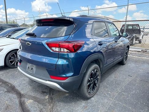 Used 2021 Chevrolet TrailBlazer LT w/ Convenience Package FWD image 3