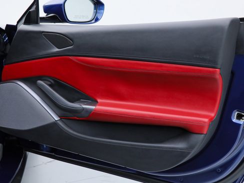 Certified 2019 Ferrari Portofino image 29