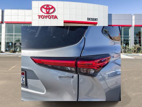 Used 2021 Toyota Highlander Limited AWD/4WD image 7