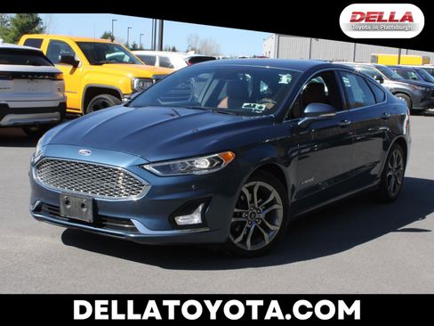 Used 2019 Ford Fusion Titanium FWD image 1