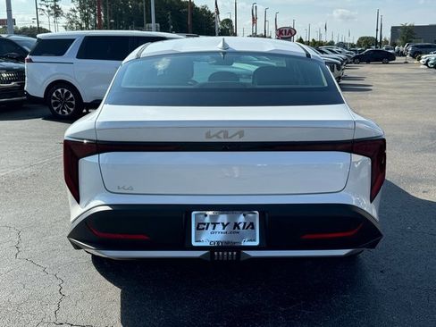 New 2025 Kia K4 LXS image 4