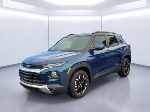 Used 2021 Chevrolet TrailBlazer LT FWD image 2