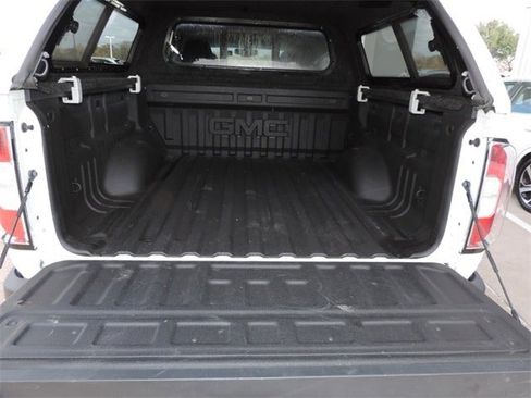 Used 2022 GMC Canyon AT4 image 17