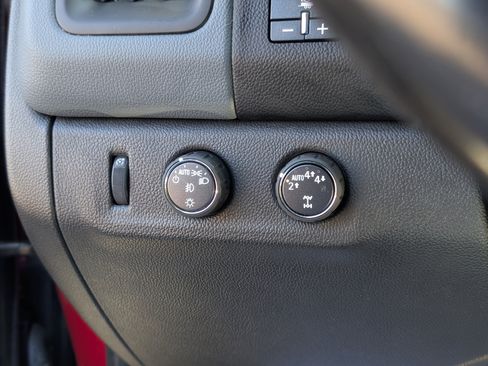 Used 2020 Chevrolet Colorado Z71 image 25